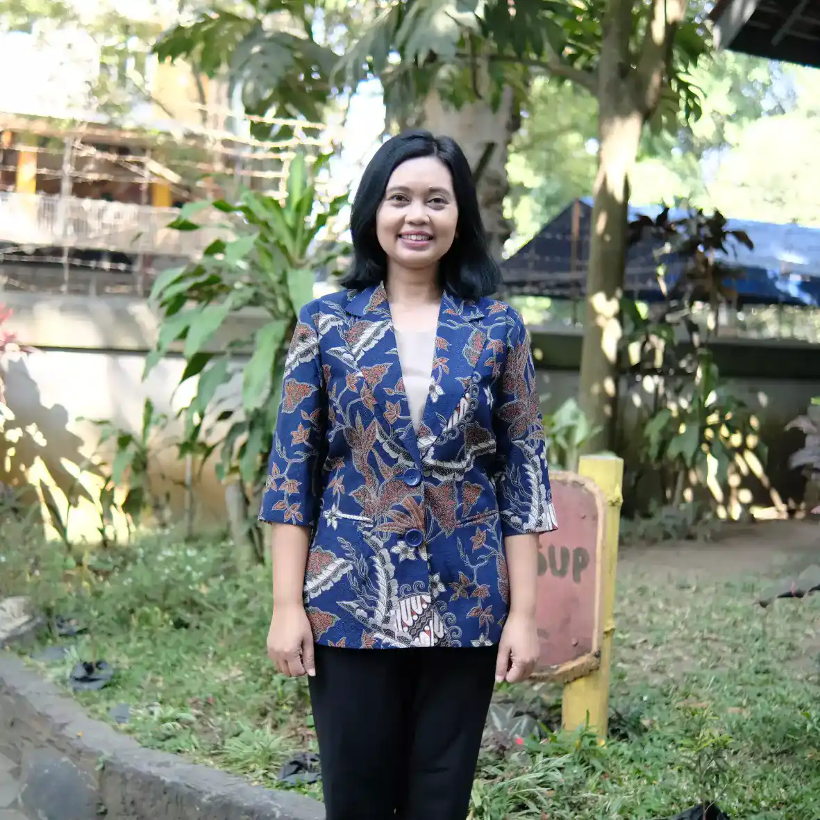 Triana Wijayanti, S.T, S.Pd